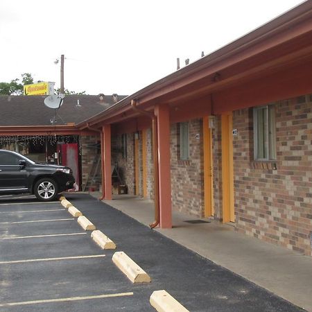 Sportsman'S Motel Eagle Lake Exterior photo