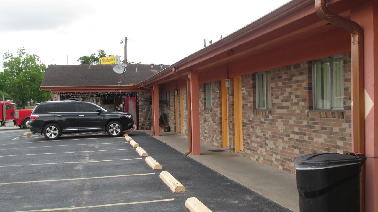 Sportsman'S Motel Eagle Lake Exterior photo