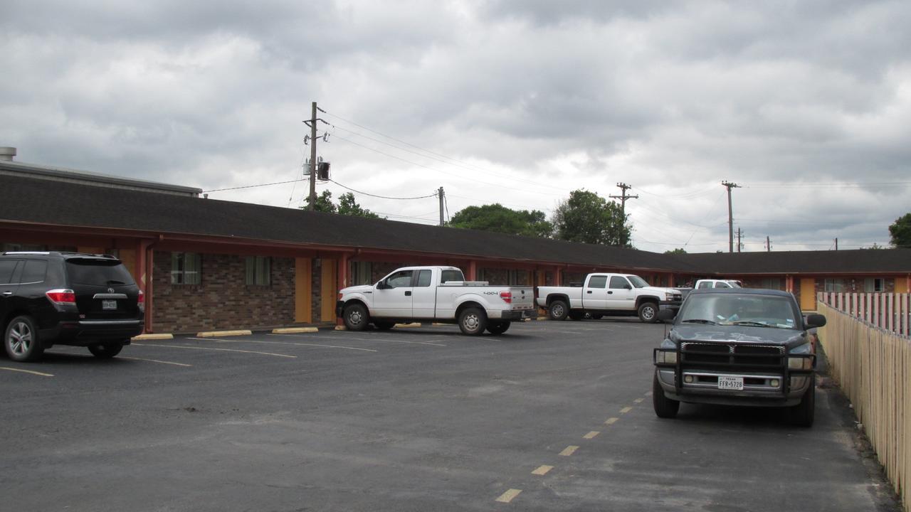 Sportsman'S Motel Eagle Lake Exterior photo