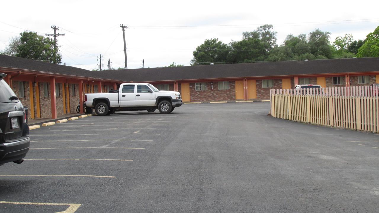 Sportsman'S Motel Eagle Lake Exterior photo