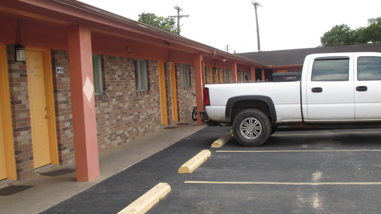 Sportsman'S Motel Eagle Lake Exterior photo